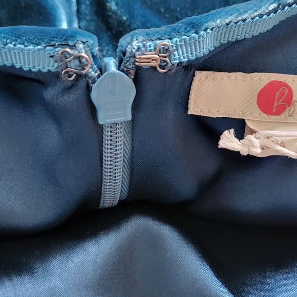 ♥️NWT♥️ BODEN WOMENS VELVET DRESS - Picture 7 of 13